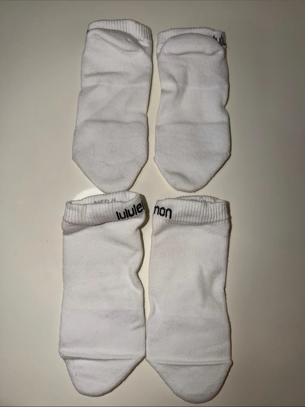 Lululemon Short Ankle Sock Bundle (2 sets) White, Size M